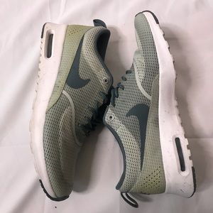 Nike Thea sneakers